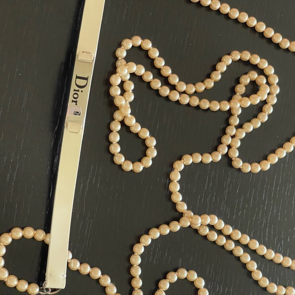 VINTAGE DIOR PEARL LONG LOGO NECKLACE - Picture 4 of 10